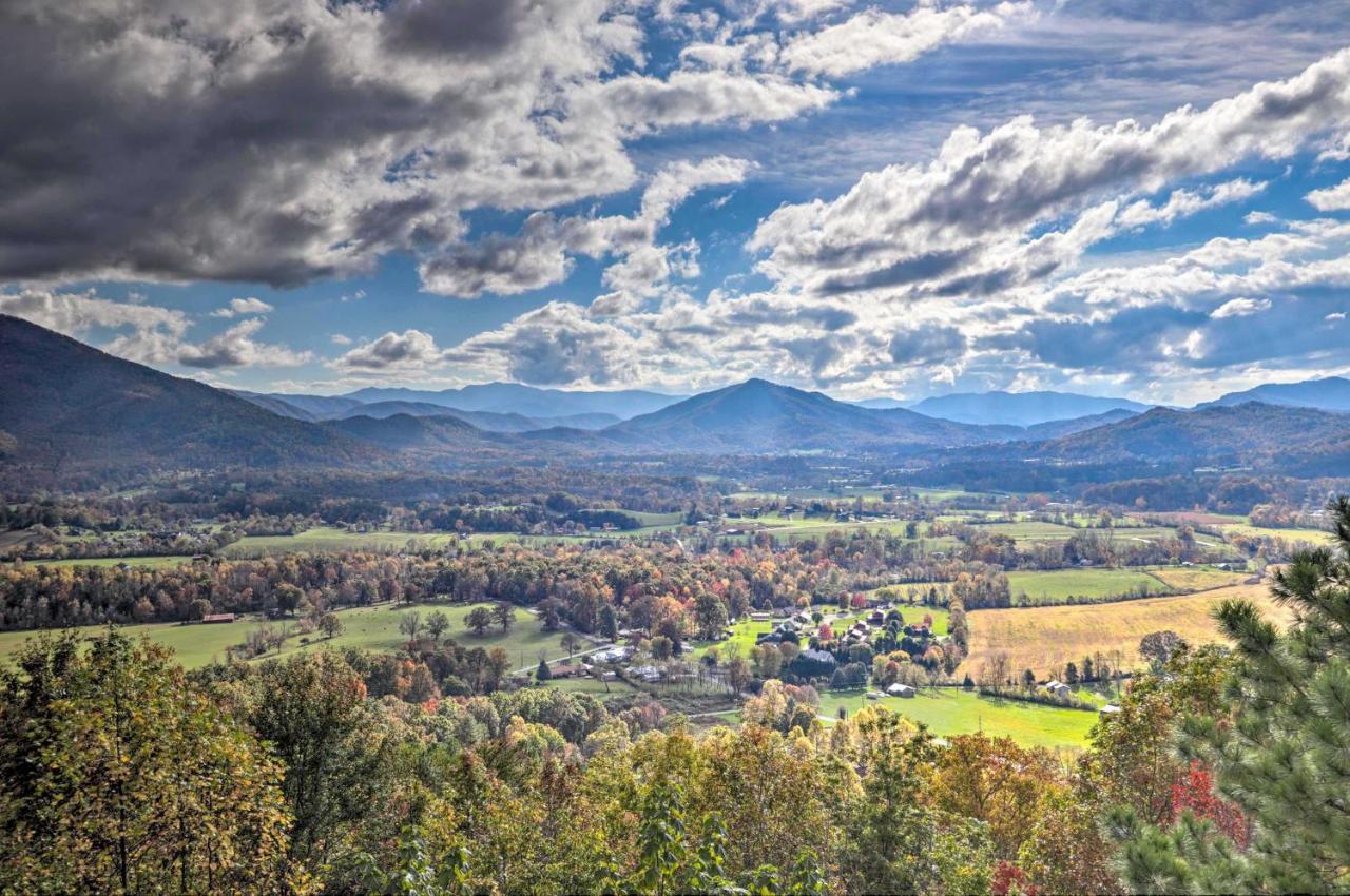 Smoky Mountain Retreat With Hot Tub, Arcade Games Villa Pigeon Forge Luaran gambar