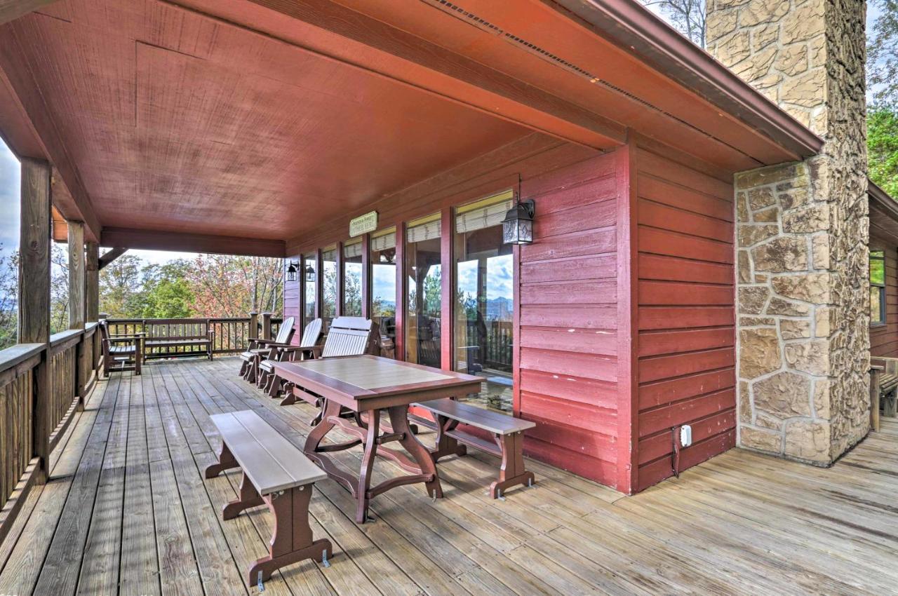 Smoky Mountain Retreat With Hot Tub, Arcade Games Villa Pigeon Forge Luaran gambar