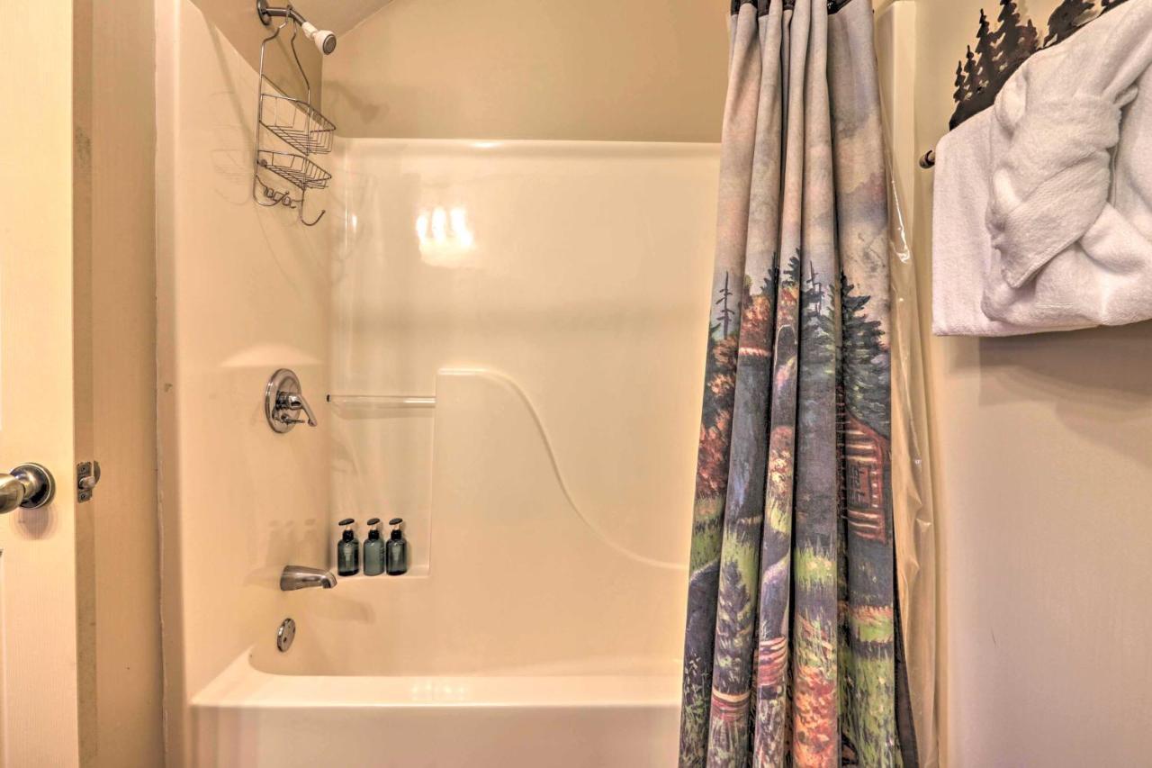 Smoky Mountain Retreat With Hot Tub, Arcade Games Villa Pigeon Forge Luaran gambar
