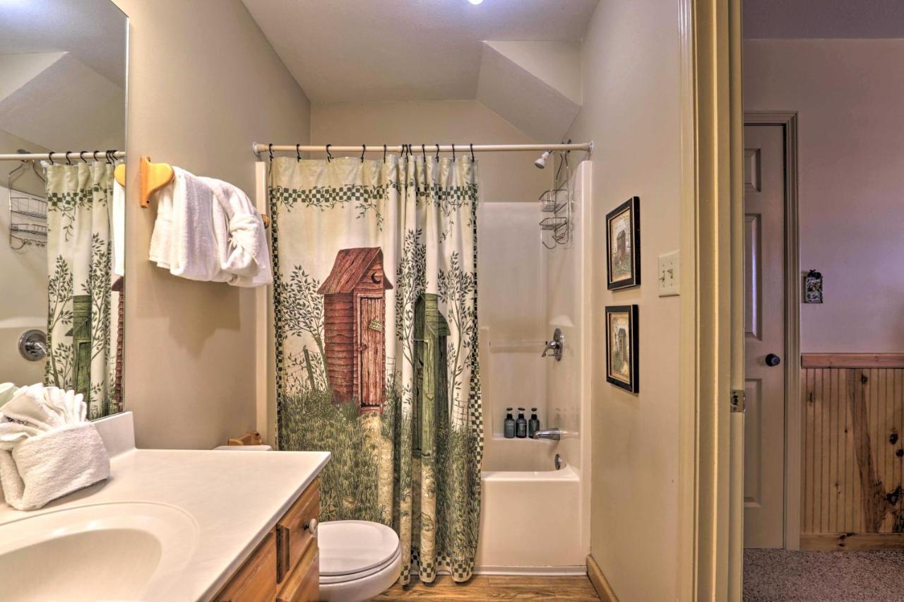 Smoky Mountain Retreat With Hot Tub, Arcade Games Villa Pigeon Forge Luaran gambar