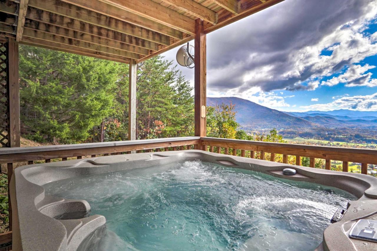 Smoky Mountain Retreat With Hot Tub, Arcade Games Villa Pigeon Forge Luaran gambar