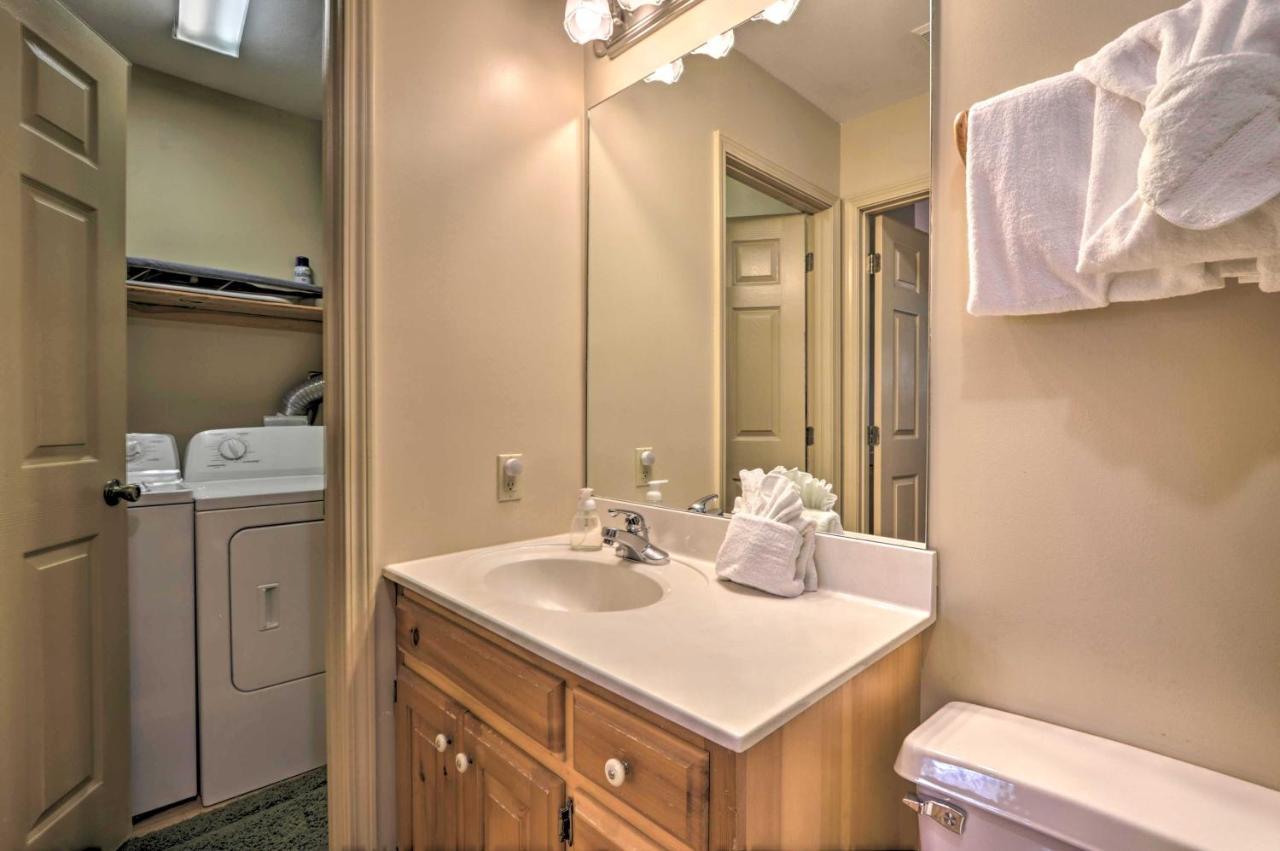 Smoky Mountain Retreat With Hot Tub, Arcade Games Villa Pigeon Forge Luaran gambar